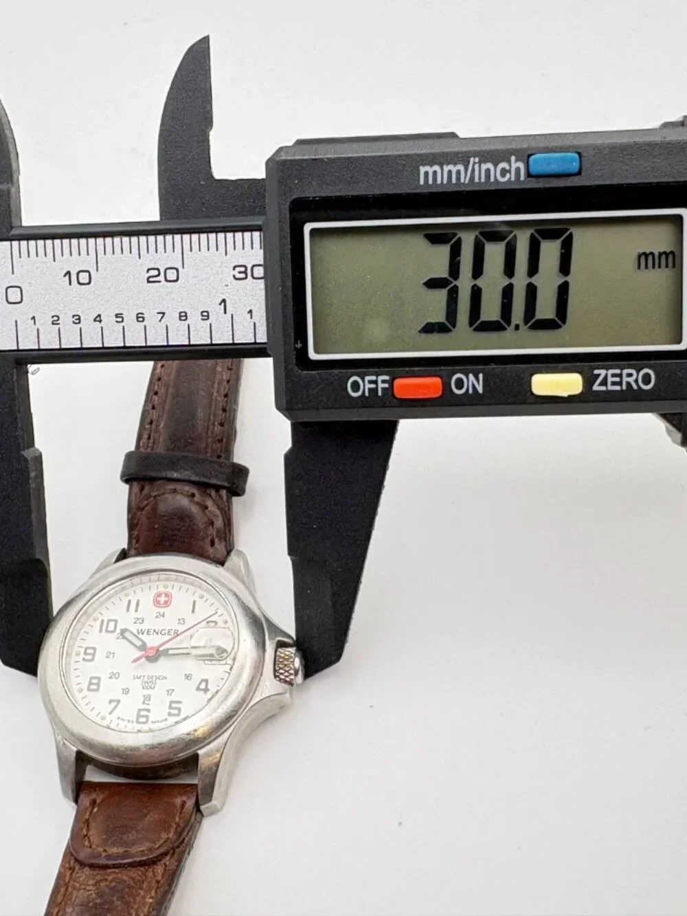 Wenger SMT Design Swiss Military Watch 093.0462 White Dial Leather 30mm
